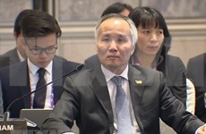Vietnam asiste a reuniones económicas de ASEAN en Singapur