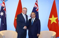 Premier de Vietnam sostiene en Singapur encuentros bilaterales con dirigentes mundiales 