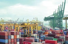 Valor de exportaciones de Singapur supera la previsión 