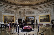 Embajador de Vietnam rinde homenaje al expresidente de Estados Unidos George H.W.Bush