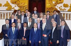 Premier de Vietnam aplaude propuestas de inversores extranjeros en el turismo