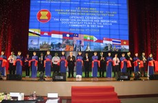  Abren en provincia vietnamita de Binh Duong exposición sobre Comunidad de ASEAN