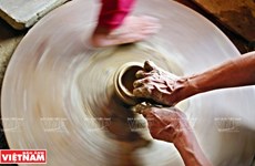 Preservan y promueven valores artísticos de la cerámica tradicional de la etnia Cham en Vietnam