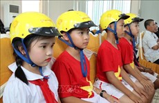 Evalúan el proyecto “Cascos para niños” en la provincia vietnamita de Gia Lai