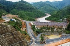 Laos por concluir construcción de 12 centrales hidroeléctricas en 2019