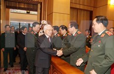 Máximo dirigente vietnamita reconoce papel de policía nacional en asuntos globales