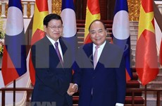 Premier de Laos llega a Vietnam para Reunión 41 del Comité Intergubernamental 