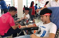 Donan miles de unidades de sangre en Vietnam durante “Domingo Rojo”