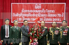 Embajada de Vietnam felicita al ejército laosiano por el aniversario 70 de su fundación