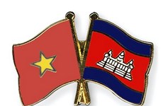 Autoridades de provincias camboyanas felicitan a localidad vietnamita por Año Nuevo Lunar