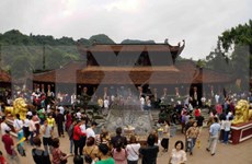 Festejo de Pagoda Huong de Vietnam atrae a más de un millón de visitantes