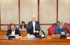 Revisa máximo dirigente vietnamita la implementación de resolución sobre construcción partidista