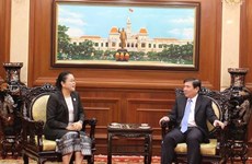Nueva cónsul laosiana se compromete a  impulsar nexos entre su país y Vietnam