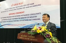 Lanza Samsung en Vietnam plan de ayuda para capacitar a expertos en la industria auxiliar