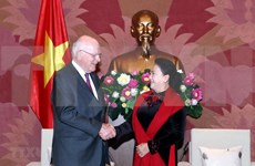 Pide presidenta de Asamblea Nacional de Vietnam impulsar nexos parlamentarios con EE.UU. 
