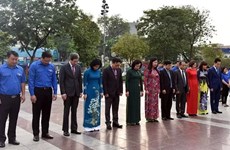 Autoridades de Hanoi rinden homenaje a Lenin