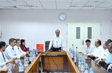 Pide premier de Vietnam movilizar más inversiones en modernización de hospitales 