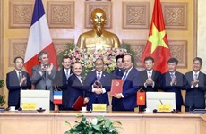 Cooperan Vietnam y Francia en desarrollo del gobierno electrónico