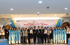 Empresa de servicios terrestres aeroportuarios de Vietnam recibe premio por su calidad 