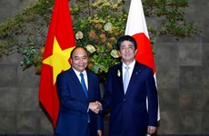 Regresa premier de Vietnam a su país tras participar en Cumbre G20 en Japón
