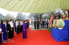 Asiste máxima legisladora vietnamita al entierro de excombatientes caídos en misión internacional