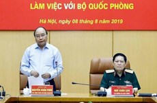 Premier de Vietnam elogia uso del terreno con fines de defensa para producción