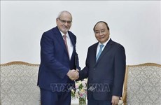 Dirigentes vietnamitas reciben a ejecutivo de Corporación Financiera Internacional