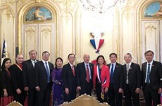 Realiza delegación legislativa de Ciudad Ho Chi Minh una visita de trabajo a Francia