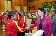 Honra presidenta del Parlamento de Vietnam a selección nacional de fútbol femenino