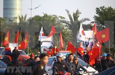 Atletas vietnamitas participantes en SEA Games 30 regresan al país entre mar de fanáticos
