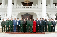 Visita máxima legisladora de Vietnam a Comando de Zona Militar 3