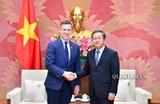 Vicepresidente del Parlamento vietnamita recibe a la delegación estadounidense