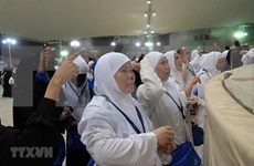 Ignoran peregrinos musulmanes riesgo de SARS-CoV-2 al reunirse en Indonesia