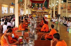 Presidente del Frente de la Patria de Vietnam felicita a khmeres en ocasión de su fiesta tradicional
