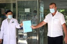 Más paciente de coronavirus dado de alta del hospital en Vietnam