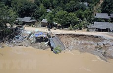 Primer ministro de Vietnam pide medidas para hacer frente a desastres naturales