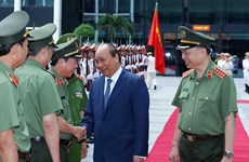 Enfatiza premier de Vietnam desempeño de fuerza de seguridad pública