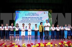 Entregan becas a alumnos de minorías étnicas y en situación difícil en provincia vietnamita de Kien Giang