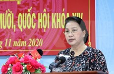 Presidenta del Parlamento destaca perspectiva económica de Vietnam en encuentro con electores 