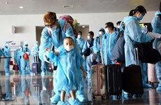 Repatrían a 240 vietnamitas varados en Malasia por COVID-19 