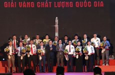 Entregan Premio Nacional de Calidad a 61 empresas en Vietnam
