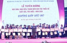 Reconocen a jóvenes más brillantes de etnias minoritarias de Vietnam