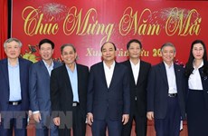 Premier vietnamita felicita a exdirigentes del Partido y Estado en ocasión del Tet