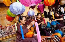 Farolillos coloridos, símbolo de casco antiguo de Hoi An