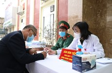 COVID-19: Inyectan a 35 voluntarios con vacuna vietnamita Nano Covax en segunda fase de ensayo clínico