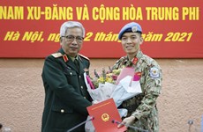Entregan decisiones a oficial vietnamita para realizar su misión en sede de ONU