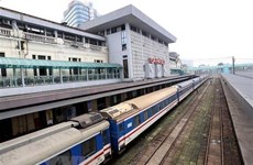 Proponen priorizar inversión en dos tramos de ferrocarril expreso Norte-Sur en Vietnam 
