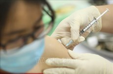 COVID-19: Voluntarios reciben segunda inyección de vacuna vietnamita COVIVAC 