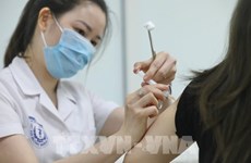 Aplican mil dosis en última fase de ensayo de vacuna vietnamita contra el COVID-19