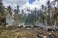 Al menos 17 muertos en accidente de avión militar en Filipinas